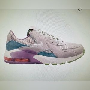 Women’s Nike Excee Shoes . Sz 7